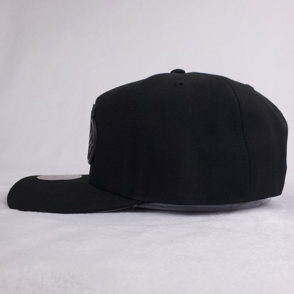 Orlando Magic Mitchell & Ness NBA Pro Fit Snapback Hat Cap 3D Metal Logo NWT